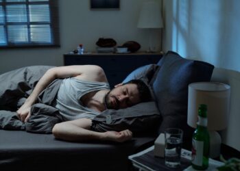 Álcool ajuda a dormir, mas prejudica qualidade do sono, revela estudo