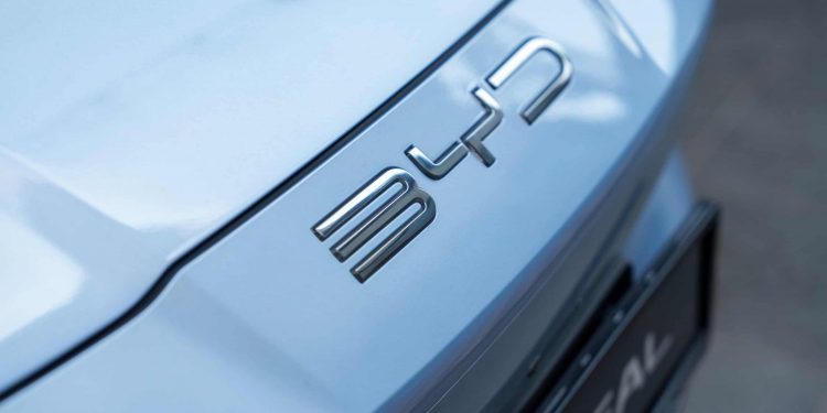 Estados Unidos dizem que BYD colabora com militares na China; entenda